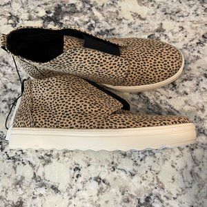 Universal Thread Womens Microsuede Slip On Low Top Sneakers Leopard print sz 9.5